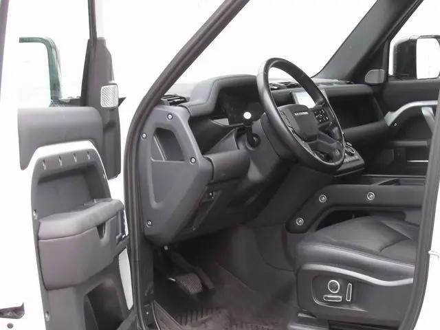 2024 Land Rover Defender 130 P400 X-Dynamic SE