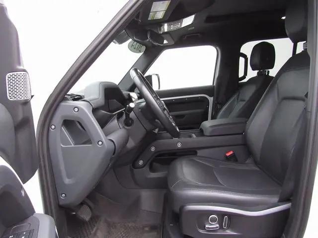 2024 Land Rover Defender 130 P400 X-Dynamic SE
