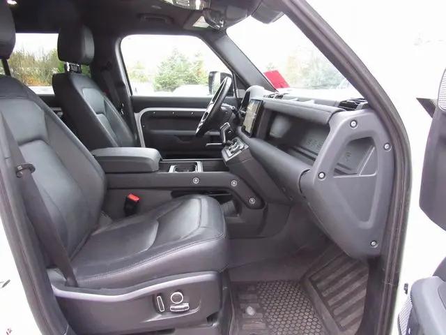 2024 Land Rover Defender 130 P400 X-Dynamic SE