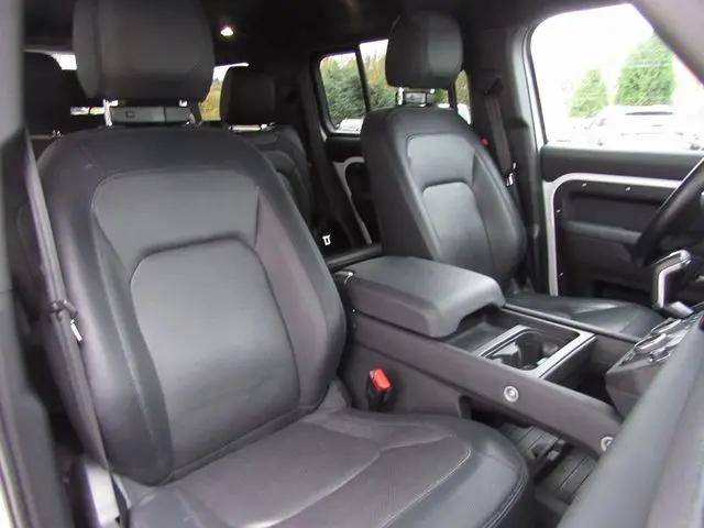 2024 Land Rover Defender 130 P400 X-Dynamic SE