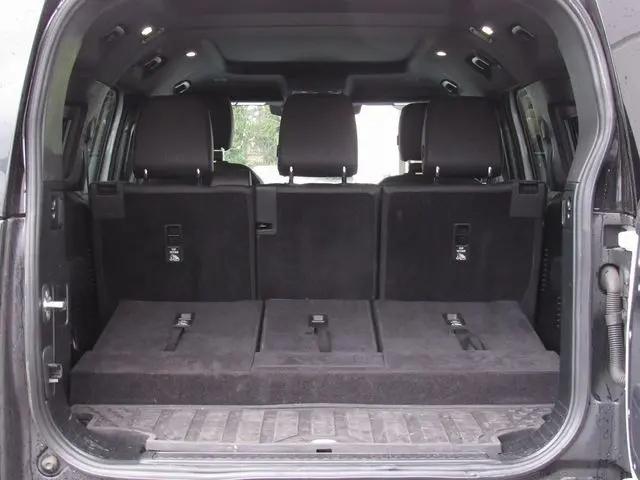 2024 Land Rover Defender 130 P400 X-Dynamic SE