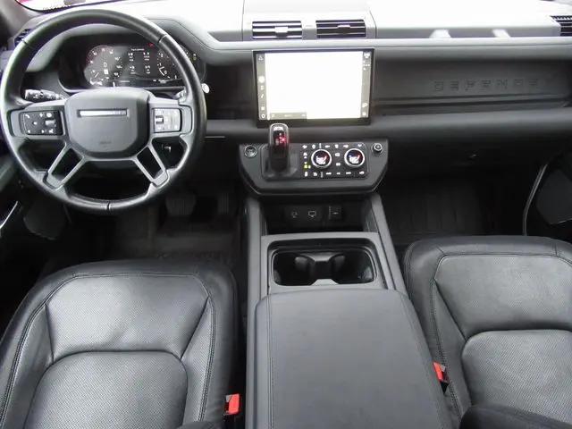 2024 Land Rover Defender 130 P400 X-Dynamic SE