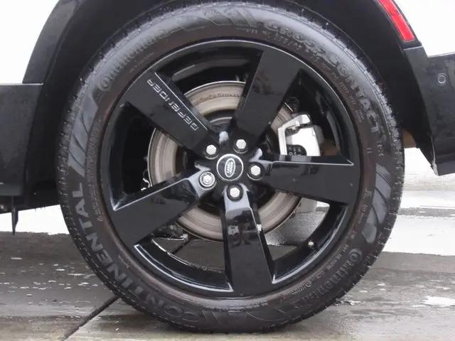 2024 Land Rover Defender 130 P400 X-Dynamic SE
