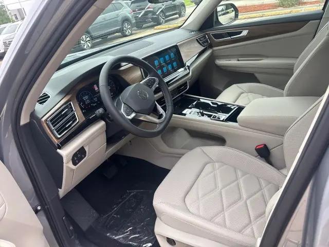 2026 Volkswagen Atlas SE with Technology