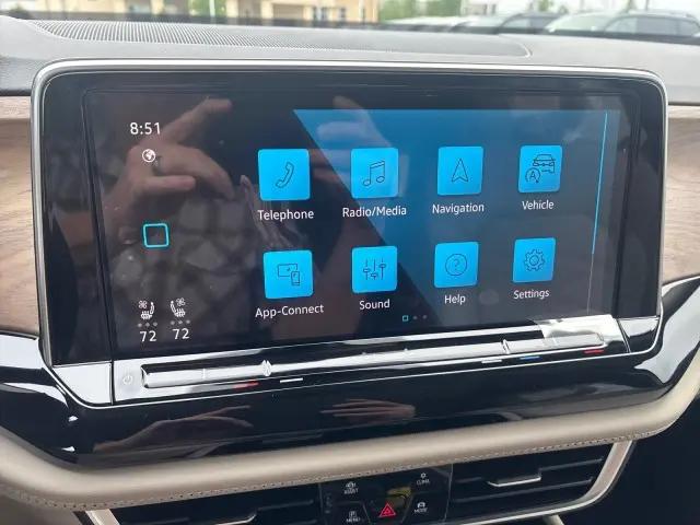 2026 Volkswagen Atlas SE with Technology