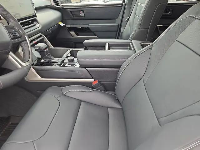2026 Toyota Tundra Limited CrewMax 5.5' Bed