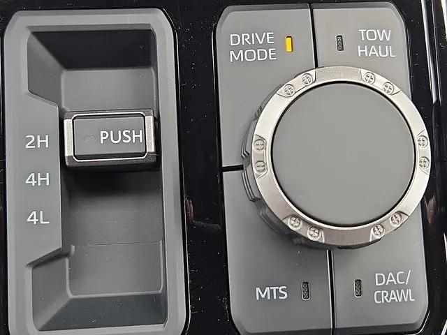 2026 Toyota Tundra Limited CrewMax 5.5' Bed