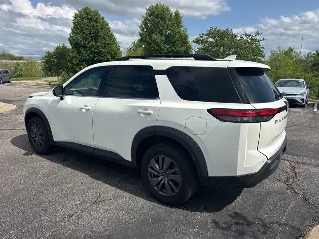 2025 Nissan Pathfinder SV 4WD