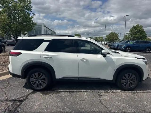 2025 Nissan Pathfinder SV 4WD
