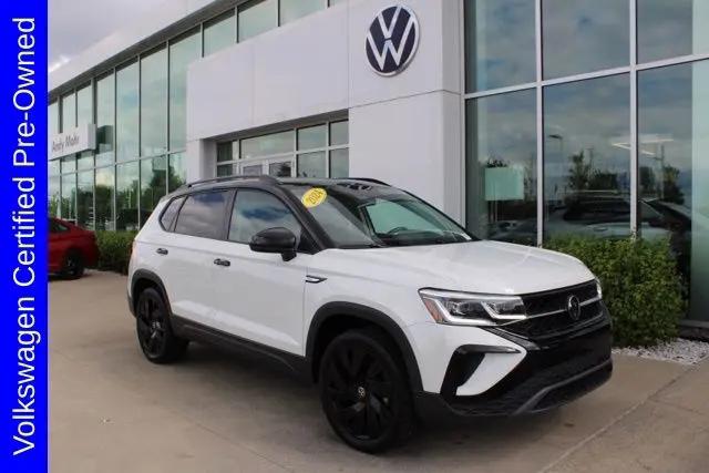 2024 Volkswagen Taos 1.5T SE Black for sale in Avon, IN
