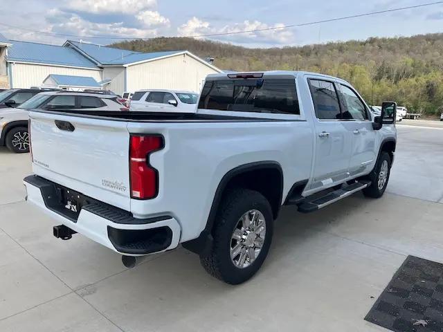 2026 Chevrolet Silverado 3500HD Crew Cab, Standard Bed, High Country, 4WD