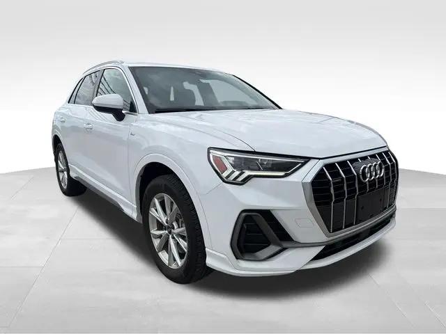 2025 Audi Q3 Premium 45 TFSI S line quattro Tiptronic
