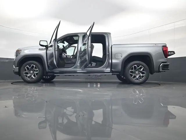 2026 GMC Sierra 1500 Crew Cab, Short Bed, SLT, 4WD