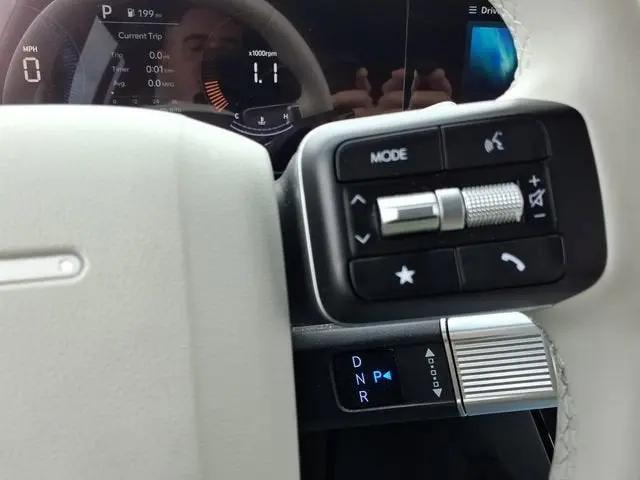2025 Hyundai Santa Fe SE