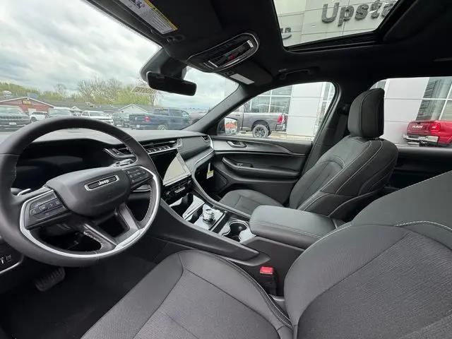 2026 Jeep Grand Cherokee L Altitude 4x4