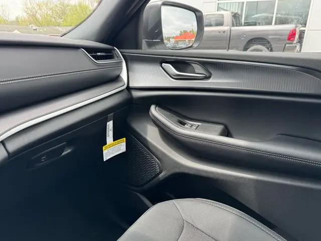 2026 Jeep Grand Cherokee L Altitude 4x4