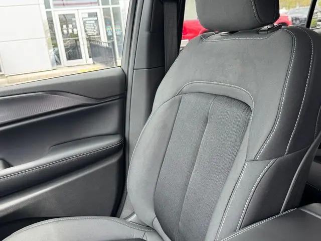 2026 Jeep Grand Cherokee L Altitude 4x4