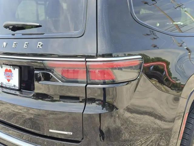 2024 Jeep Wagoneer Series II 4x2