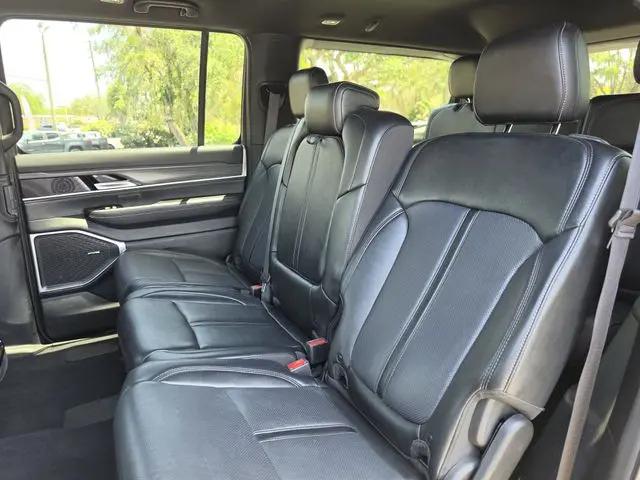 2024 Jeep Wagoneer Series II 4x2