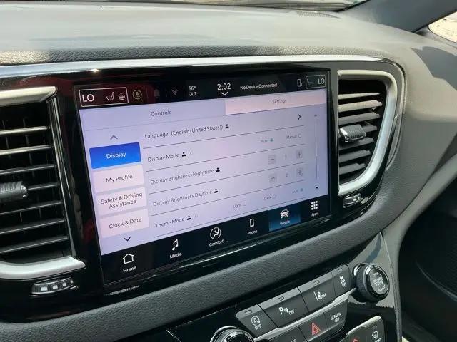 2025 Chrysler Pacifica Select