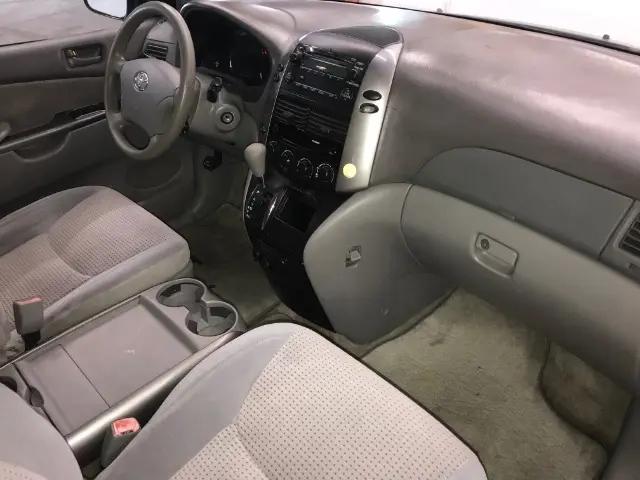 2006 Toyota Sienna LE