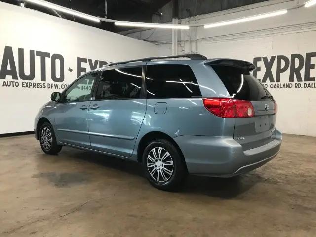 2006 Toyota Sienna LE