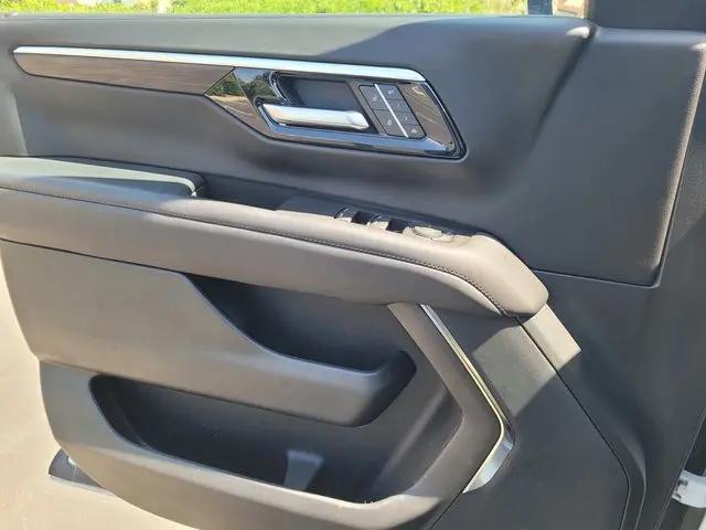 2025 Chevrolet Tahoe 4WD LT