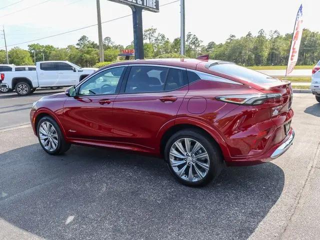 2024 Buick NV Avenir FWD