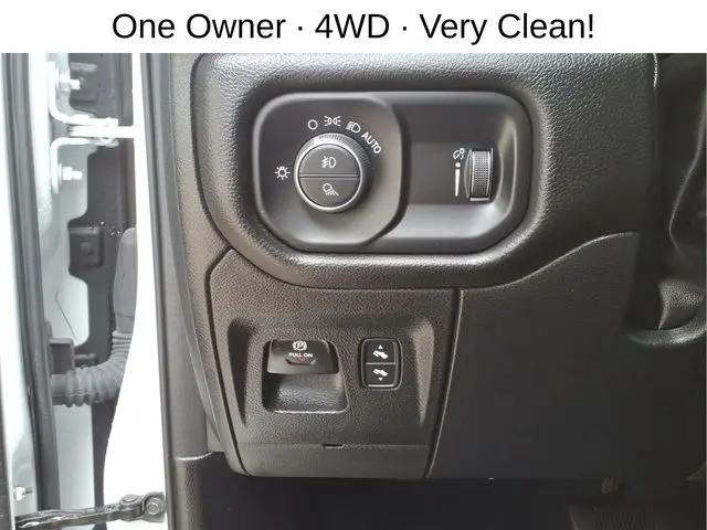 2022 Ram 1500 Big Horn Crew Cab 4x4 5'7" Box