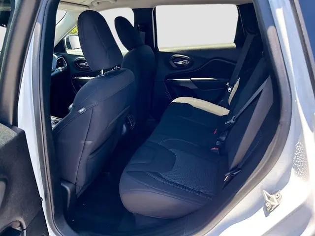 2021 Jeep Cherokee Latitude FWD