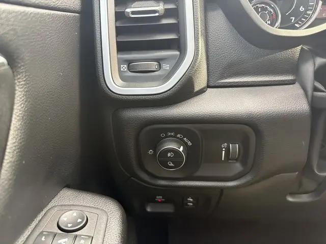 2023 Ram 1500 Big Horn Crew Cab 4x4 6'4" Box