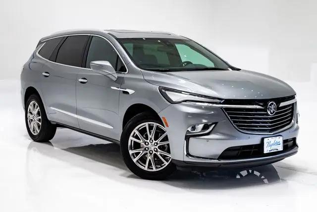 2023 Buick Enclave Essence AWD
