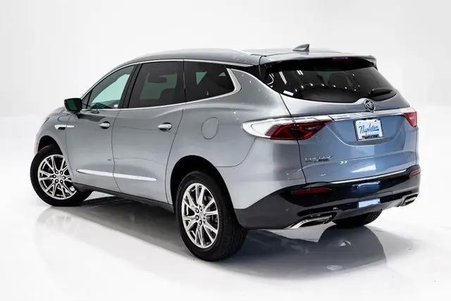 2023 Buick Enclave Essence AWD