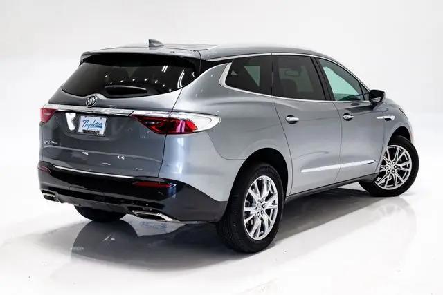 2023 Buick Enclave Essence AWD
