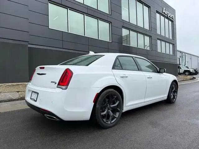 2023 Chrysler 300 300S