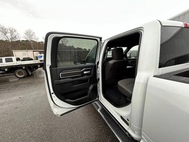 2024 Ram 3500 Big Horn Crew Cab 4x4 8' Box