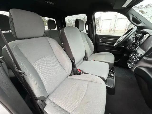 2024 Ram 3500 Big Horn Crew Cab 4x4 8' Box