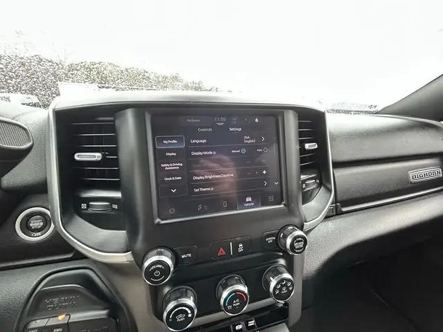 2024 Ram 3500 Big Horn Crew Cab 4x4 8' Box