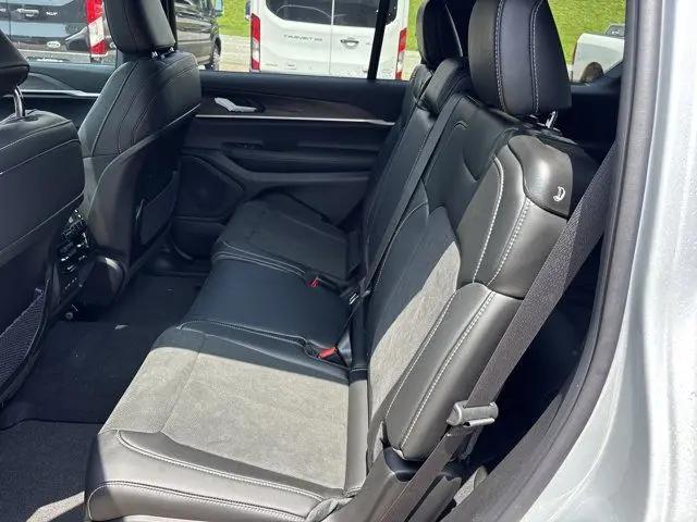 2026 Jeep Grand Cherokee L Altitude 4x4