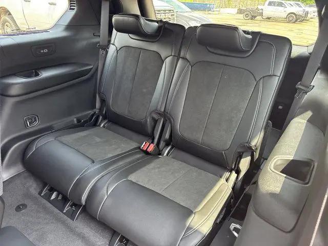 2026 Jeep Grand Cherokee L Altitude 4x4