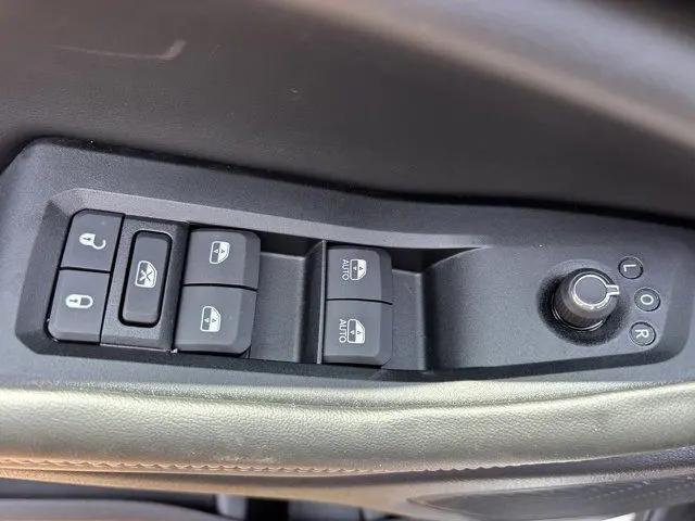 2026 Jeep Grand Cherokee L Altitude 4x4