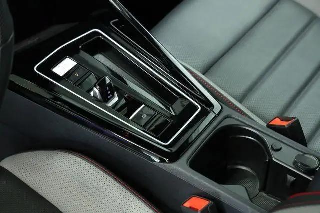 2025 Volkswagen Golf GTI 2.0T SE
