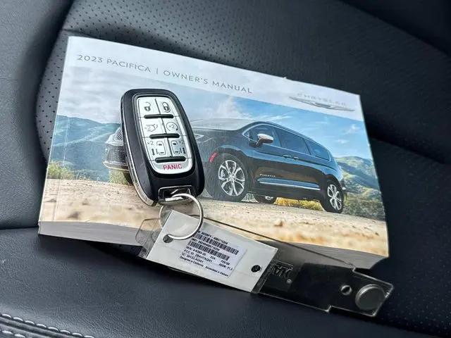 2023 Chrysler Pacifica Touring L