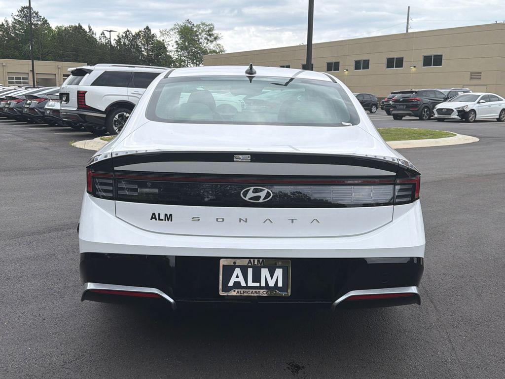 New 2026 White HYUNDAI SEL Sport image 5