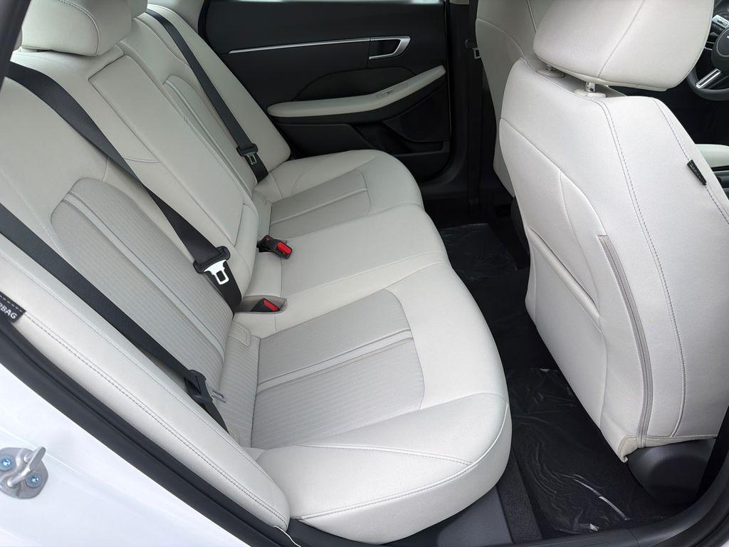 New 2026 White HYUNDAI SEL Sport image 16