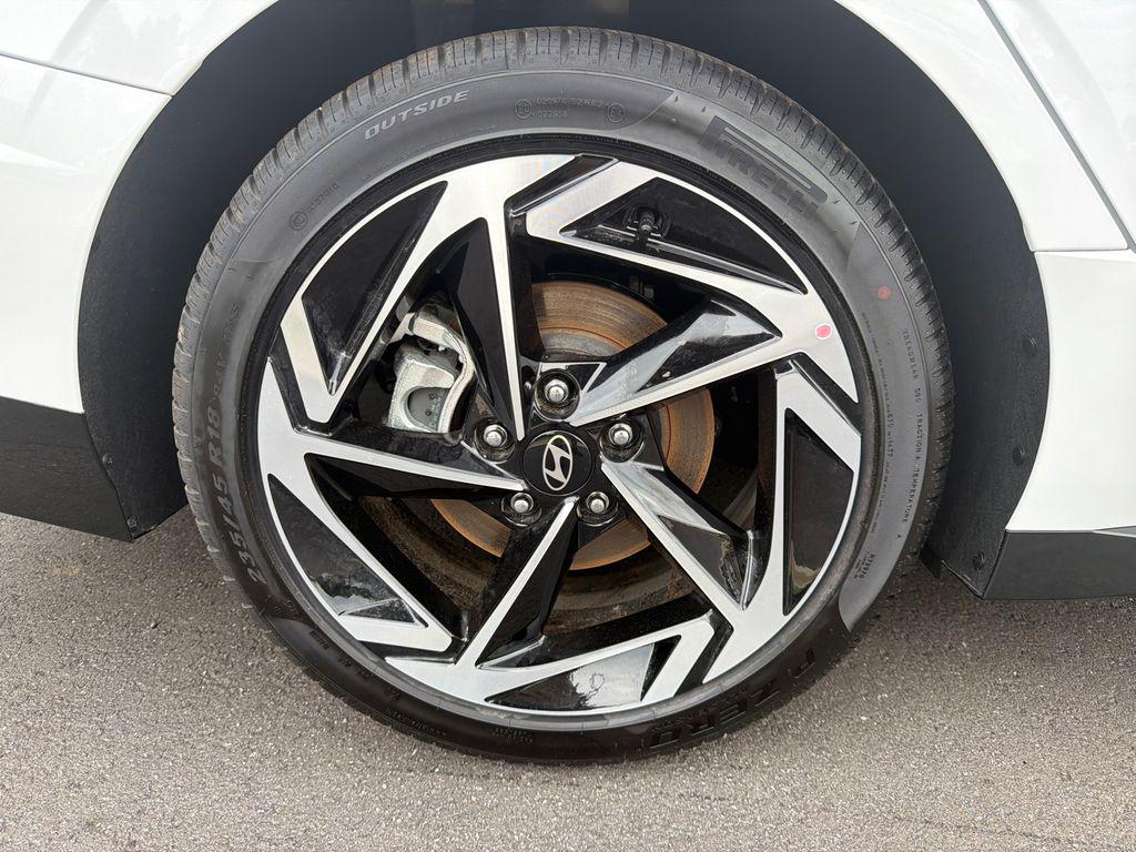 New 2026 White HYUNDAI SEL Sport image 18