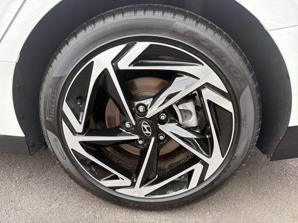New 2026 White HYUNDAI SEL Sport image 19