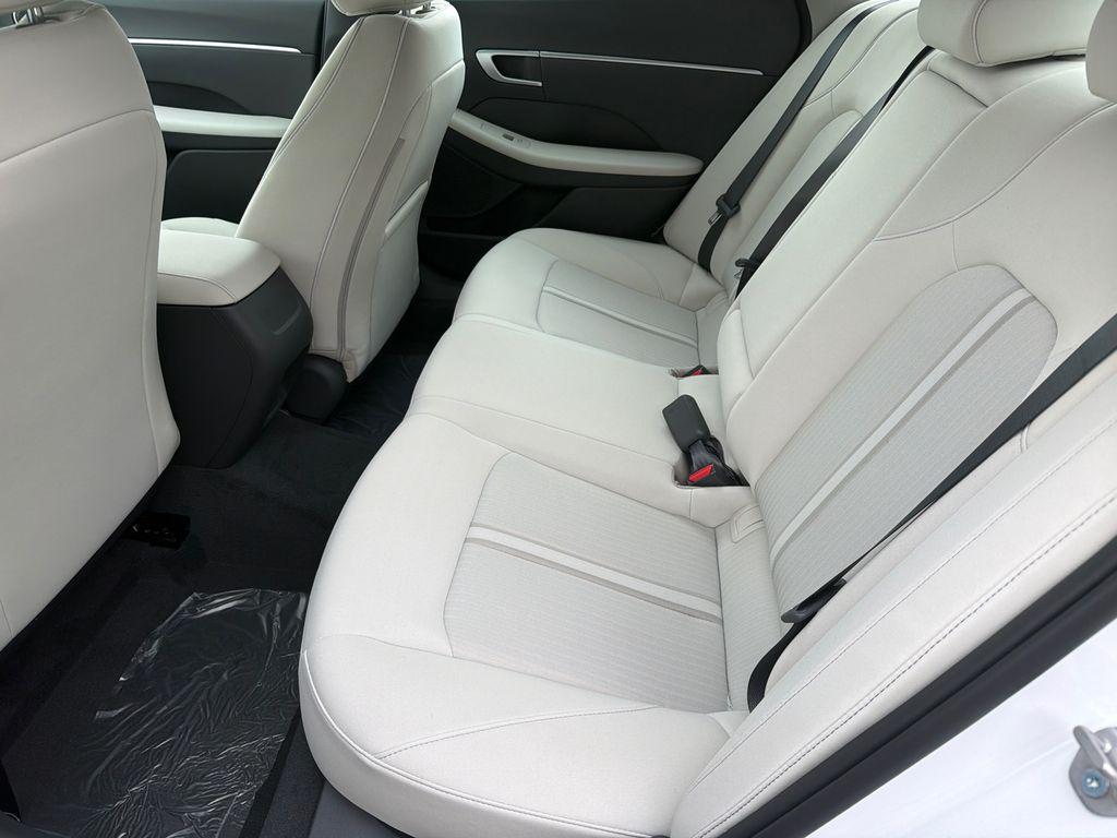 New 2026 White HYUNDAI SEL Sport image 20