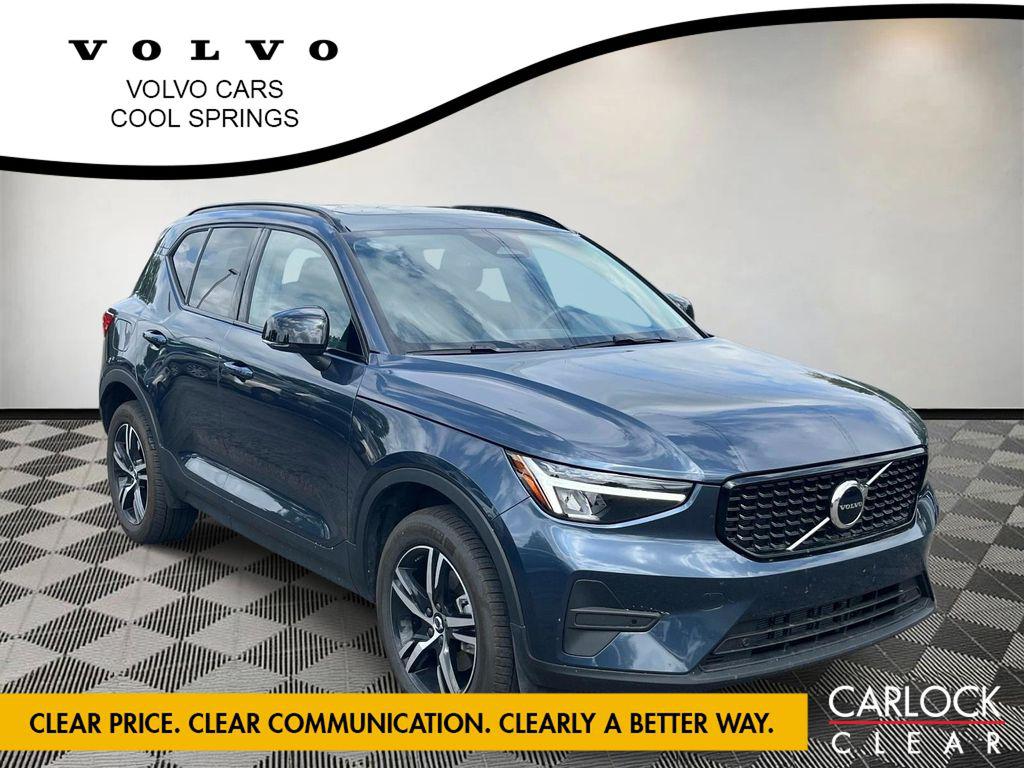 2026 Volvo XC40 B4 Core Dark FWD's photo