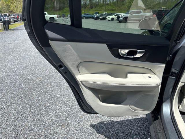 2020 Volvo V60 Cross Country T5